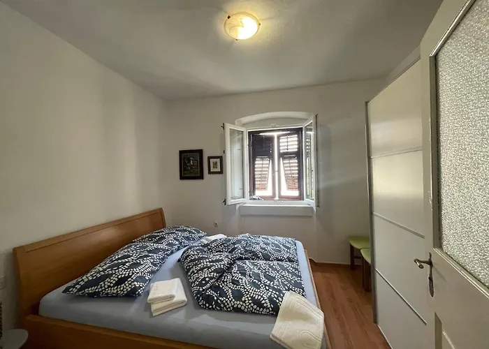 Old Town 5 Apartman *